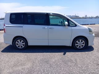 2009 TOYOTA Noah