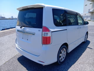 2009 TOYOTA Noah