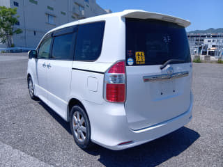 2009 TOYOTA Noah