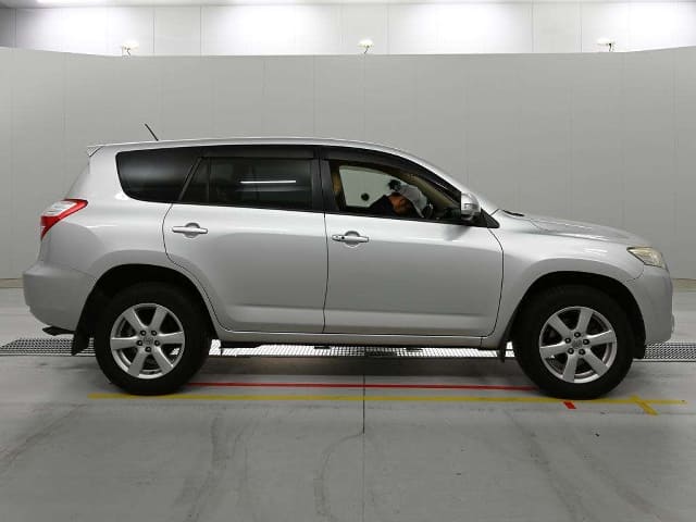 TOYOTA Vanguard thumbnail 4