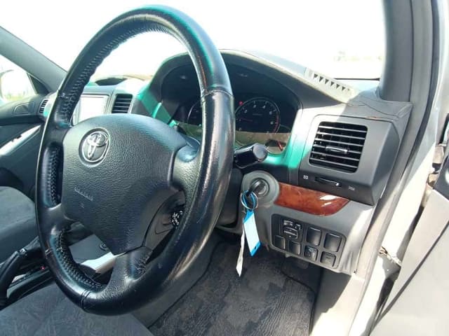 TOYOTA Land Cruiser Prado thumbnail 3