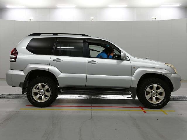 TOYOTA Land Cruiser Prado thumbnail 5