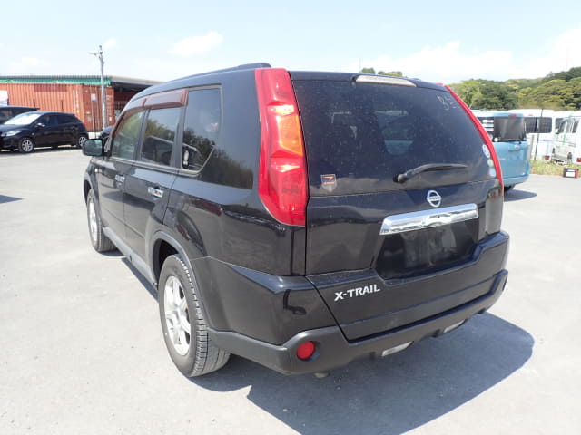NISSAN X-Trail thumbnail 3