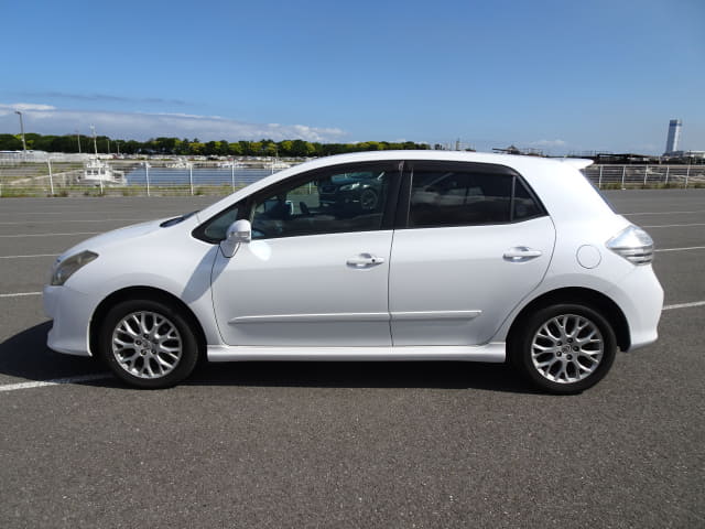 TOYOTA Blade thumbnail 2