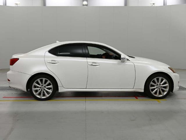 LEXUS IS thumbnail 5