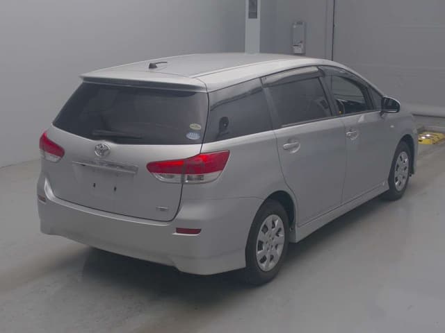 TOYOTA Wish thumbnail 2