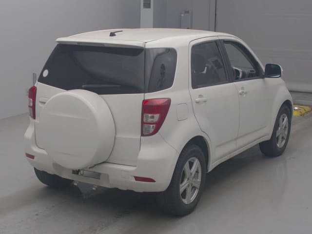 TOYOTA Rush thumbnail 2