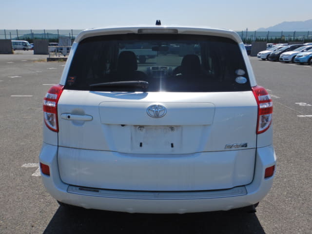 TOYOTA RAV4 thumbnail 4