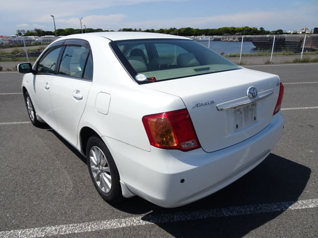 TOYOTA Corolla Axio thumbnail 3