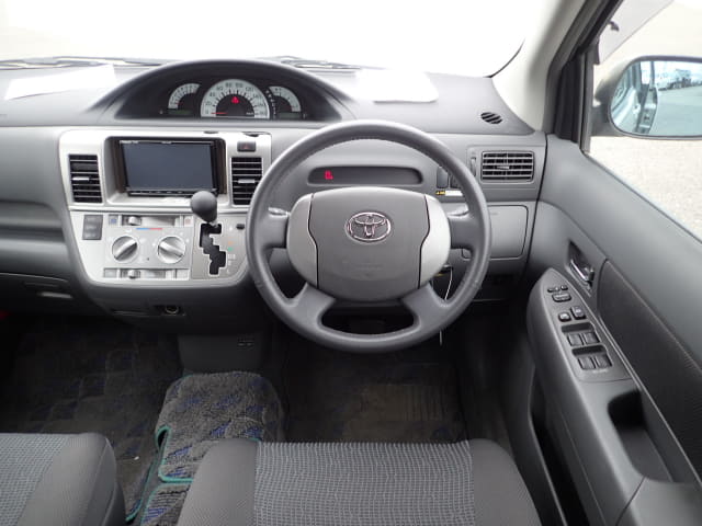 TOYOTA Raum thumbnail 30