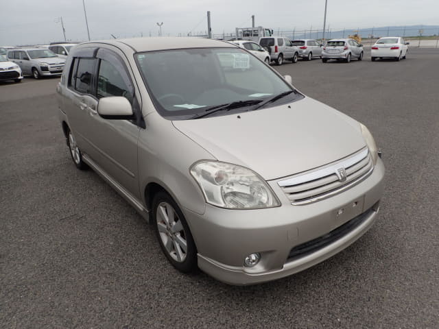 TOYOTA Raum thumbnail 7