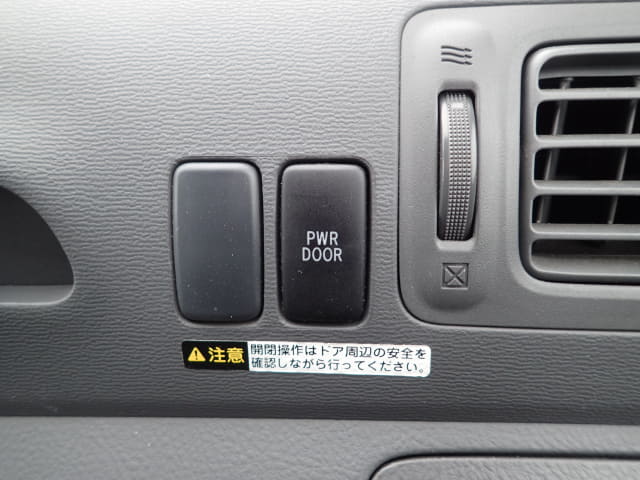 TOYOTA Raum thumbnail 40