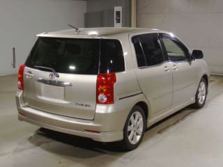 2004 TOYOTA Raum