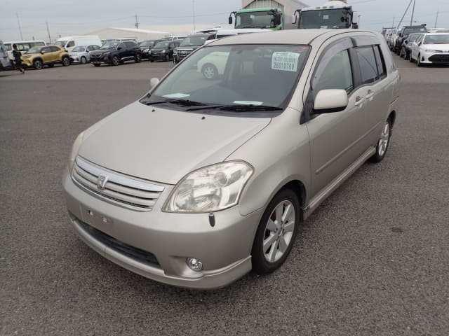 TOYOTA Raum