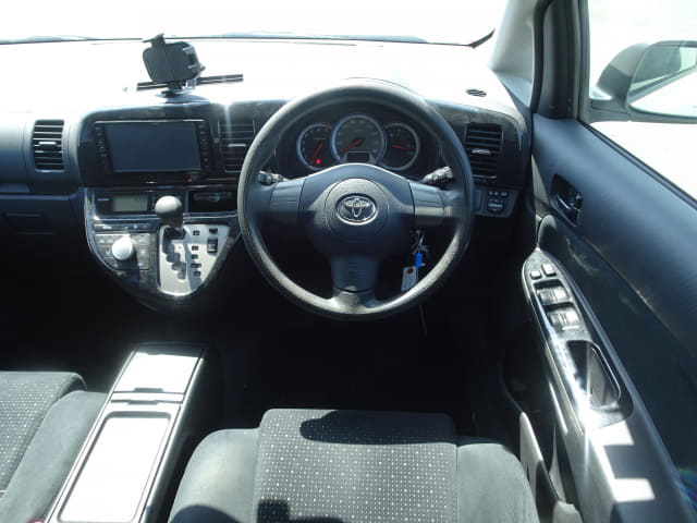 TOYOTA Wish thumbnail 33