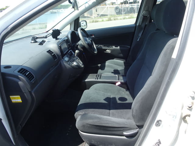 TOYOTA Wish thumbnail 26