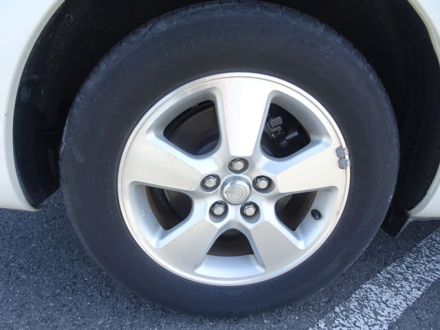 TOYOTA Wish thumbnail 11