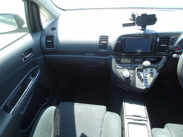 TOYOTA Wish thumbnail 34