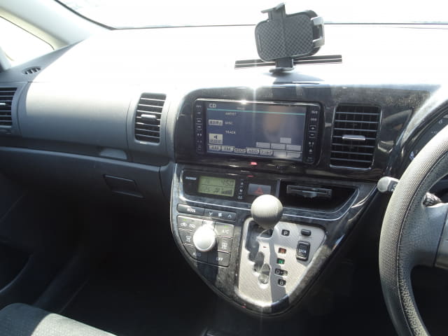 TOYOTA Wish thumbnail 37