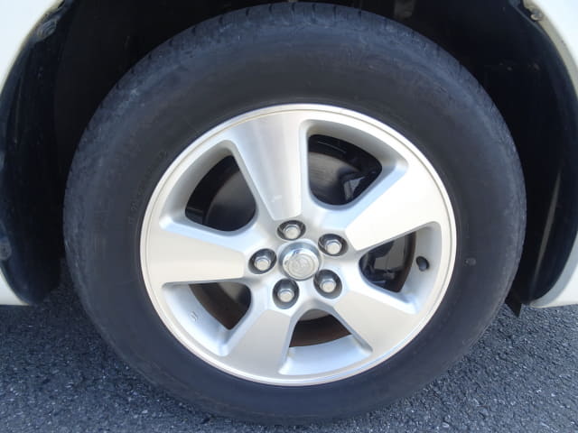 TOYOTA Wish thumbnail 12