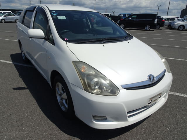 TOYOTA Wish thumbnail 7