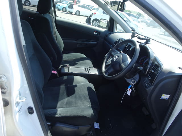 TOYOTA Wish thumbnail 25