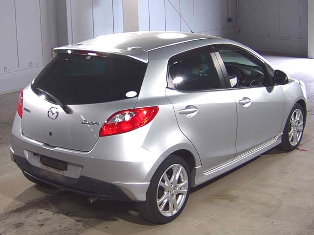 MAZDA Demio thumbnail 2