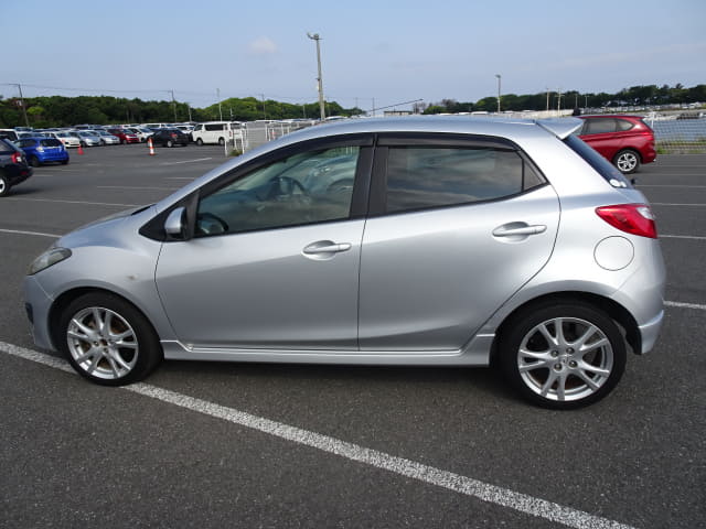 MAZDA Demio thumbnail 2