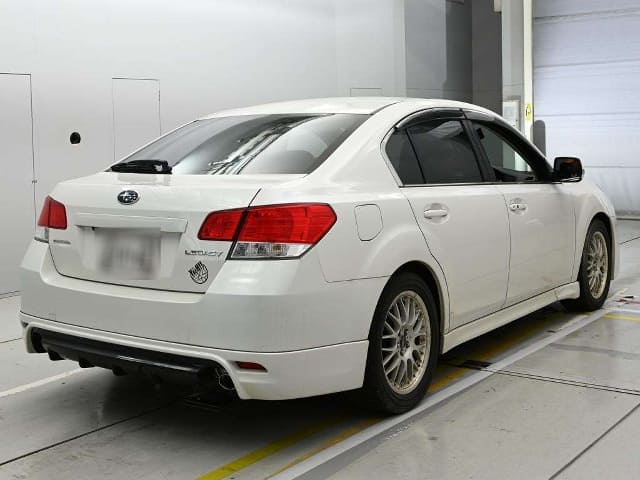 SUBARU Legacy B4 thumbnail 2