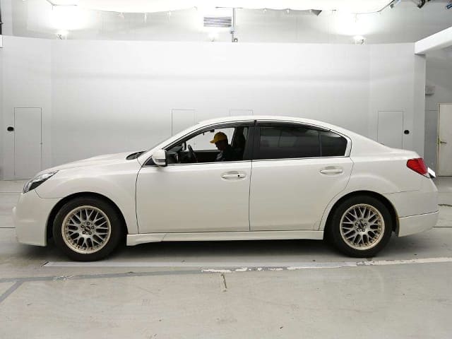 SUBARU Legacy B4 thumbnail 6