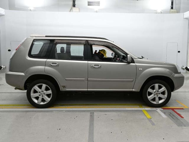 NISSAN X-Trail thumbnail 5