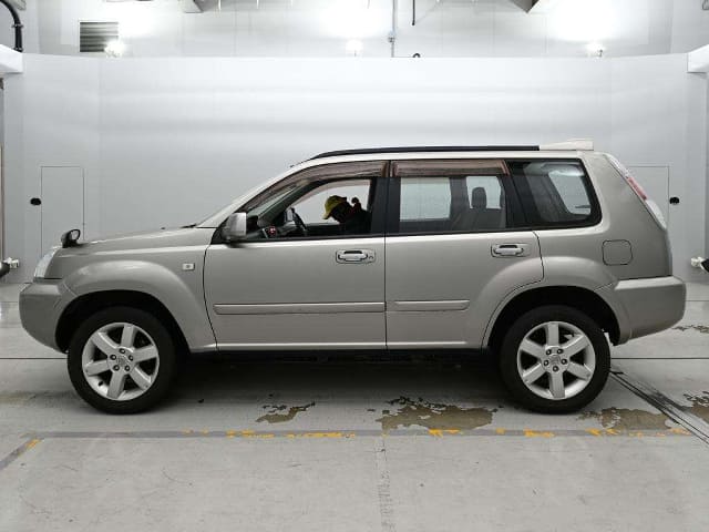 NISSAN X-Trail thumbnail 6
