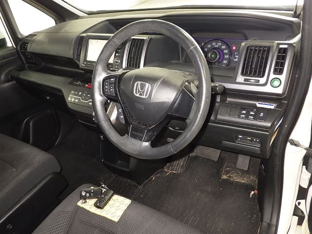 HONDA Step WGN thumbnail 3