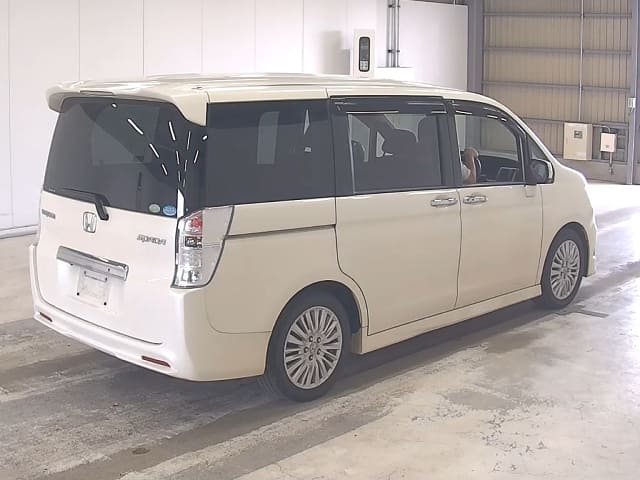 HONDA Step WGN thumbnail 2