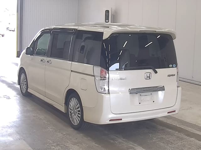 HONDA Step WGN thumbnail 6