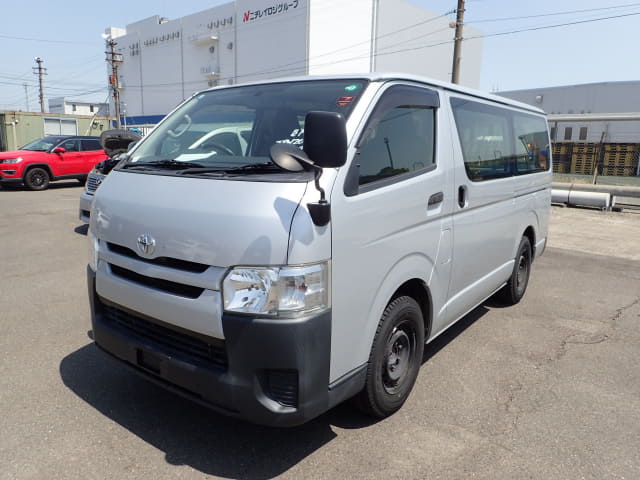 TOYOTA Regiusace Van