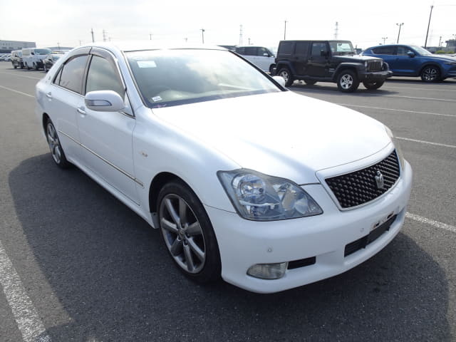 TOYOTA Crown thumbnail 7