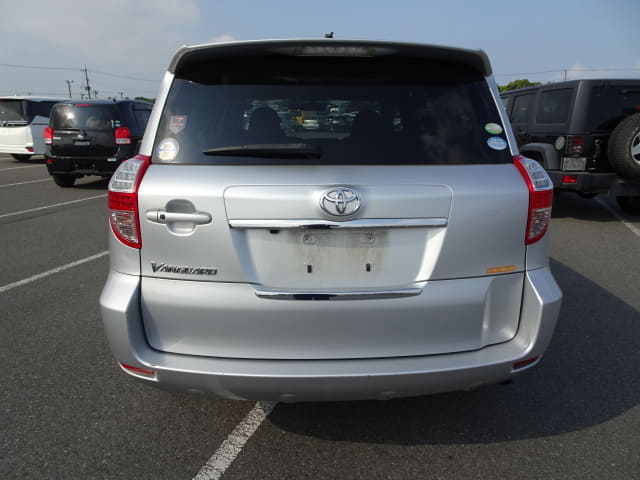 TOYOTA Vanguard thumbnail 4