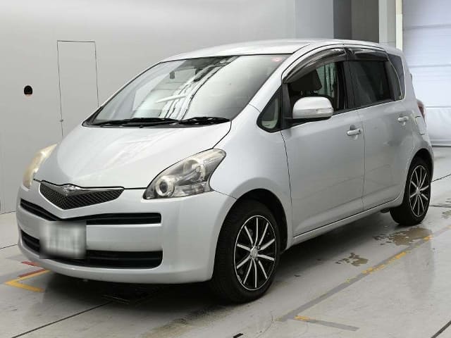 TOYOTA Ractis