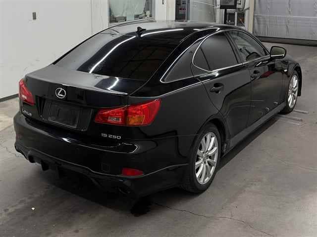 LEXUS IS thumbnail 2