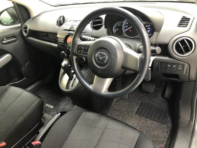 MAZDA Demio thumbnail 3