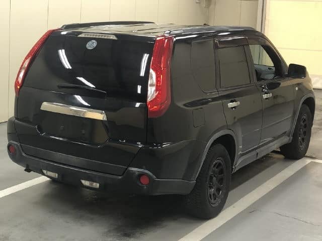 NISSAN X-Trail thumbnail 2
