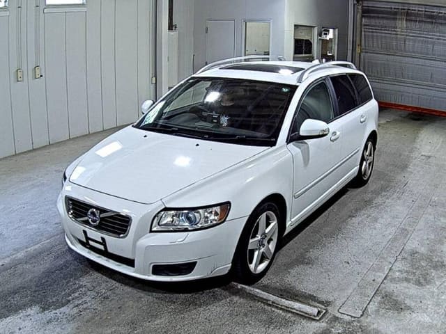 VOLVO V50
