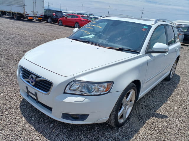 VOLVO V50