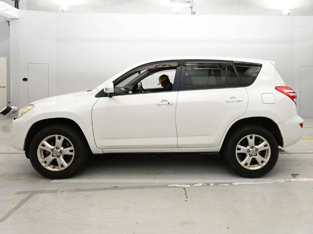 TOYOTA RAV4 thumbnail 6