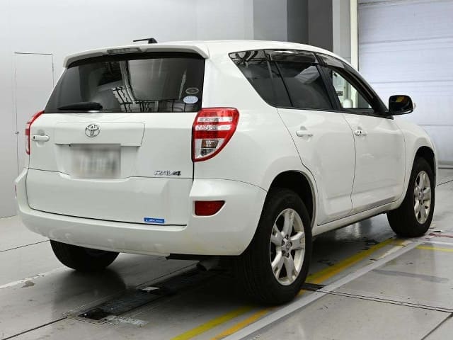 TOYOTA RAV4 thumbnail 2