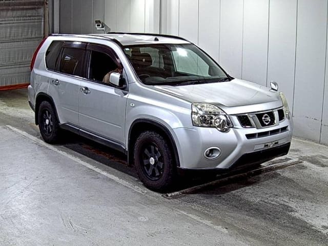 NISSAN X-Trail thumbnail 4