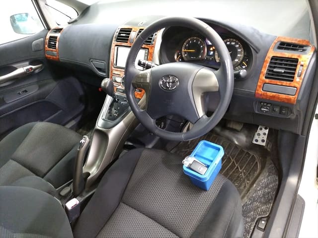 TOYOTA Blade thumbnail 4