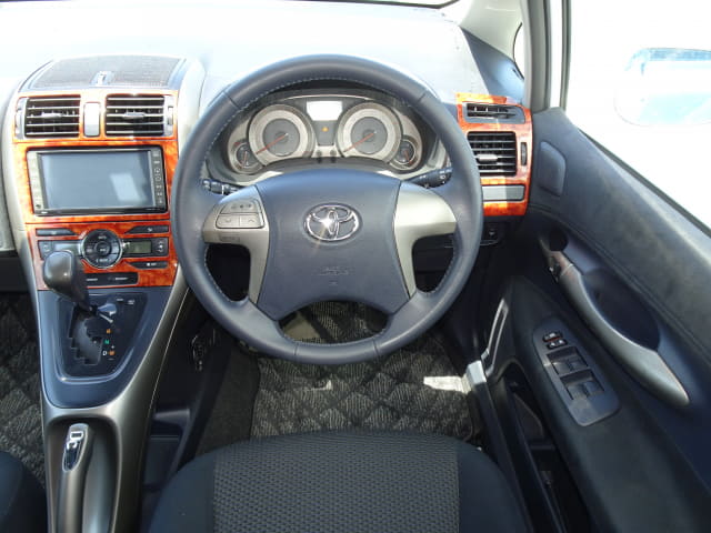 TOYOTA Blade thumbnail 30