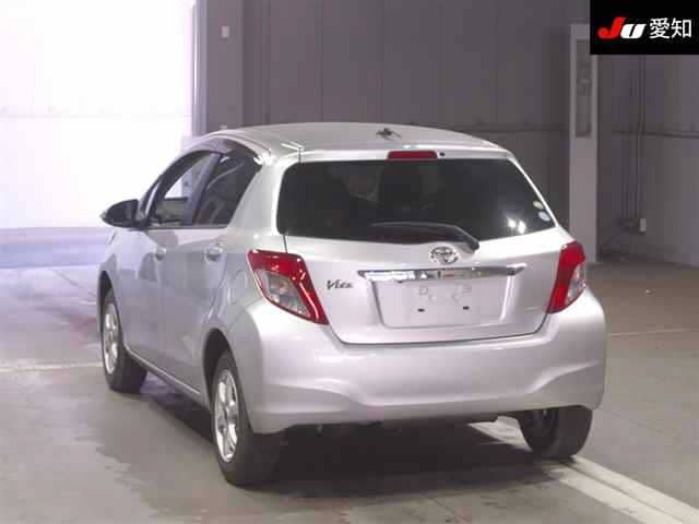 TOYOTA Vitz thumbnail 2